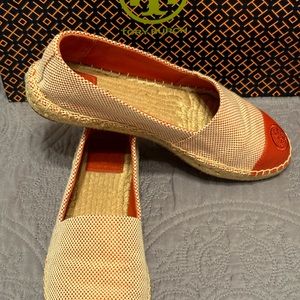 TB leather and canvas espadrilles with box and bag